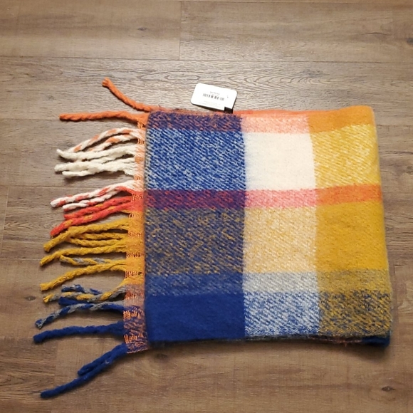 86"x18" OVERSIZED Plaid Scarf / Wrap - Picture 4 of 9